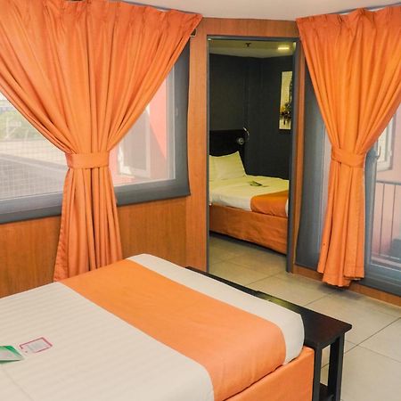 Jade Hotel And Suites Makati City Exterior foto