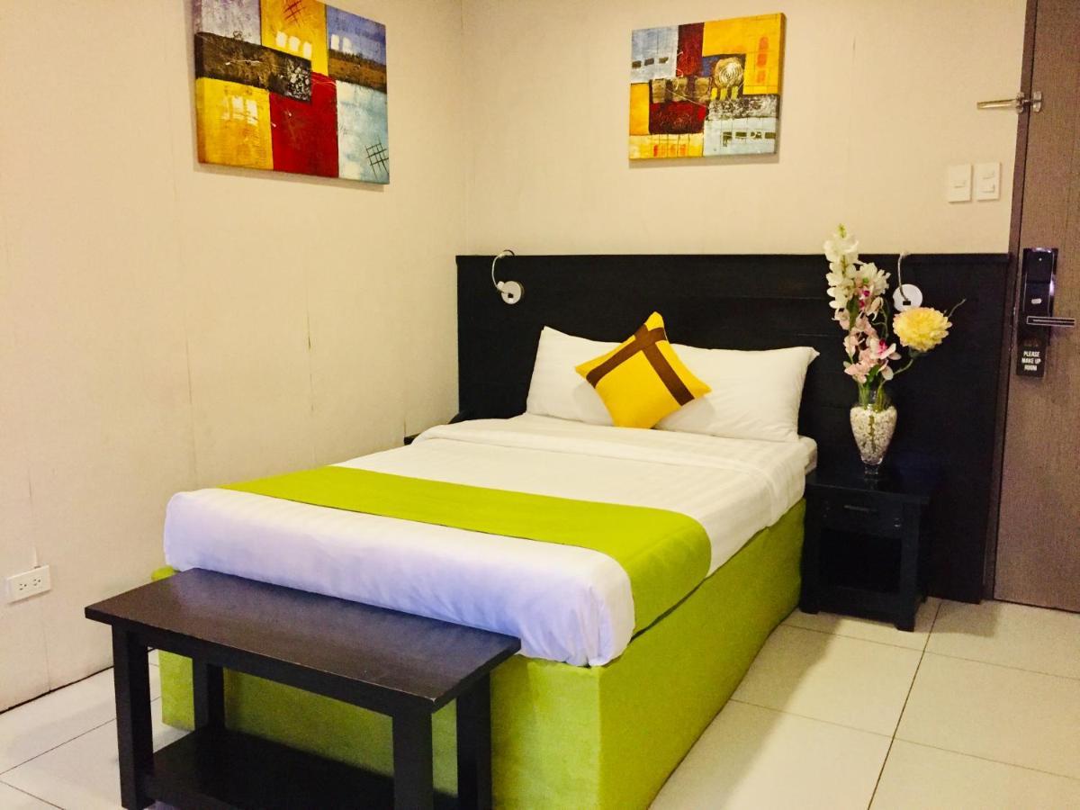 Jade Hotel And Suites Makati City Exterior foto