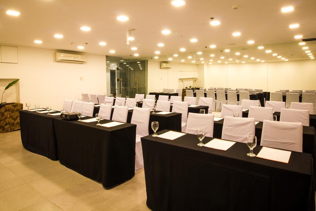 Jade Hotel And Suites Makati City Exterior foto