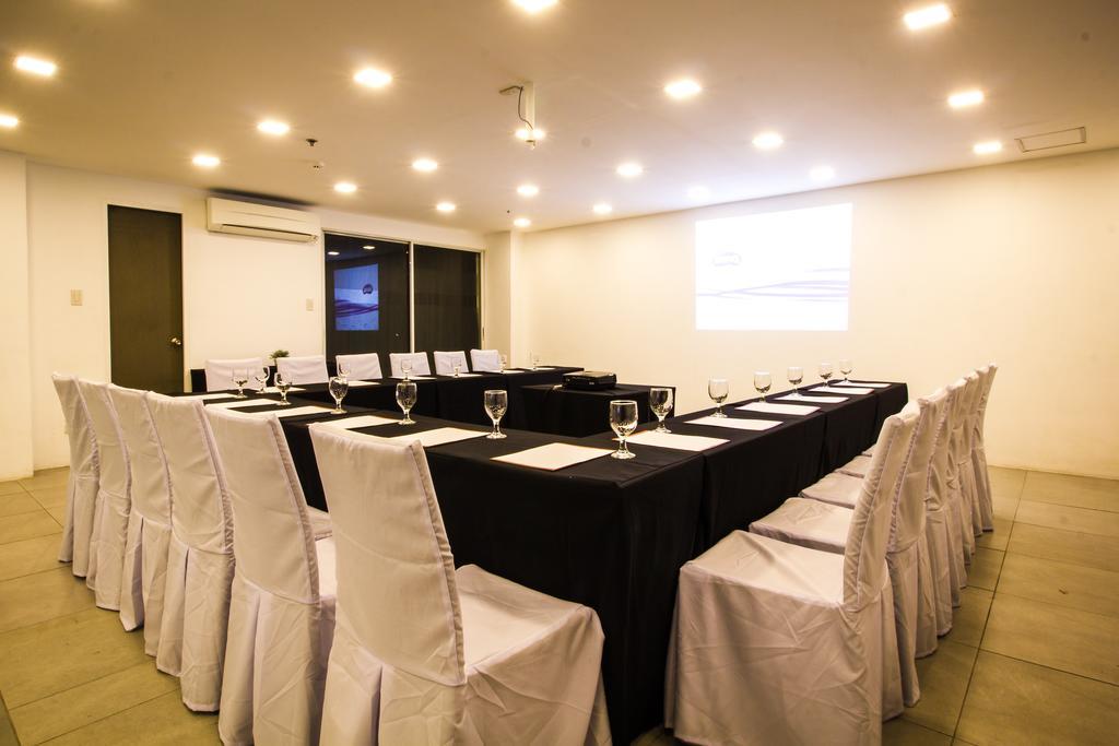 Jade Hotel And Suites Makati City Exterior foto