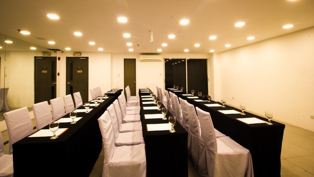 Jade Hotel And Suites Makati City Exterior foto