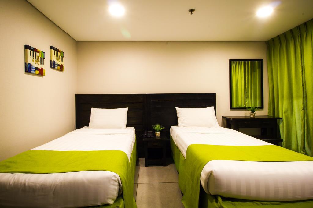 Jade Hotel And Suites Makati City Exterior foto