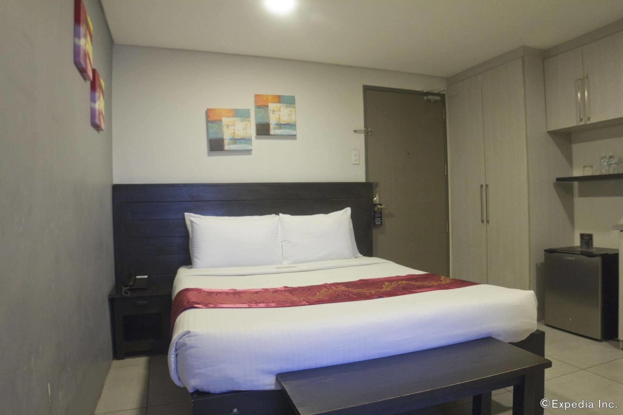 Jade Hotel And Suites Makati City Exterior foto