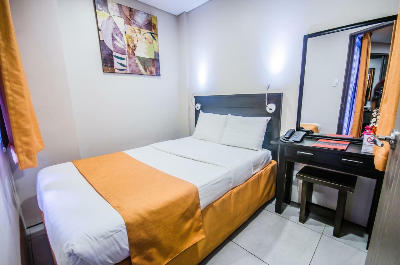Jade Hotel And Suites Makati City Exterior foto